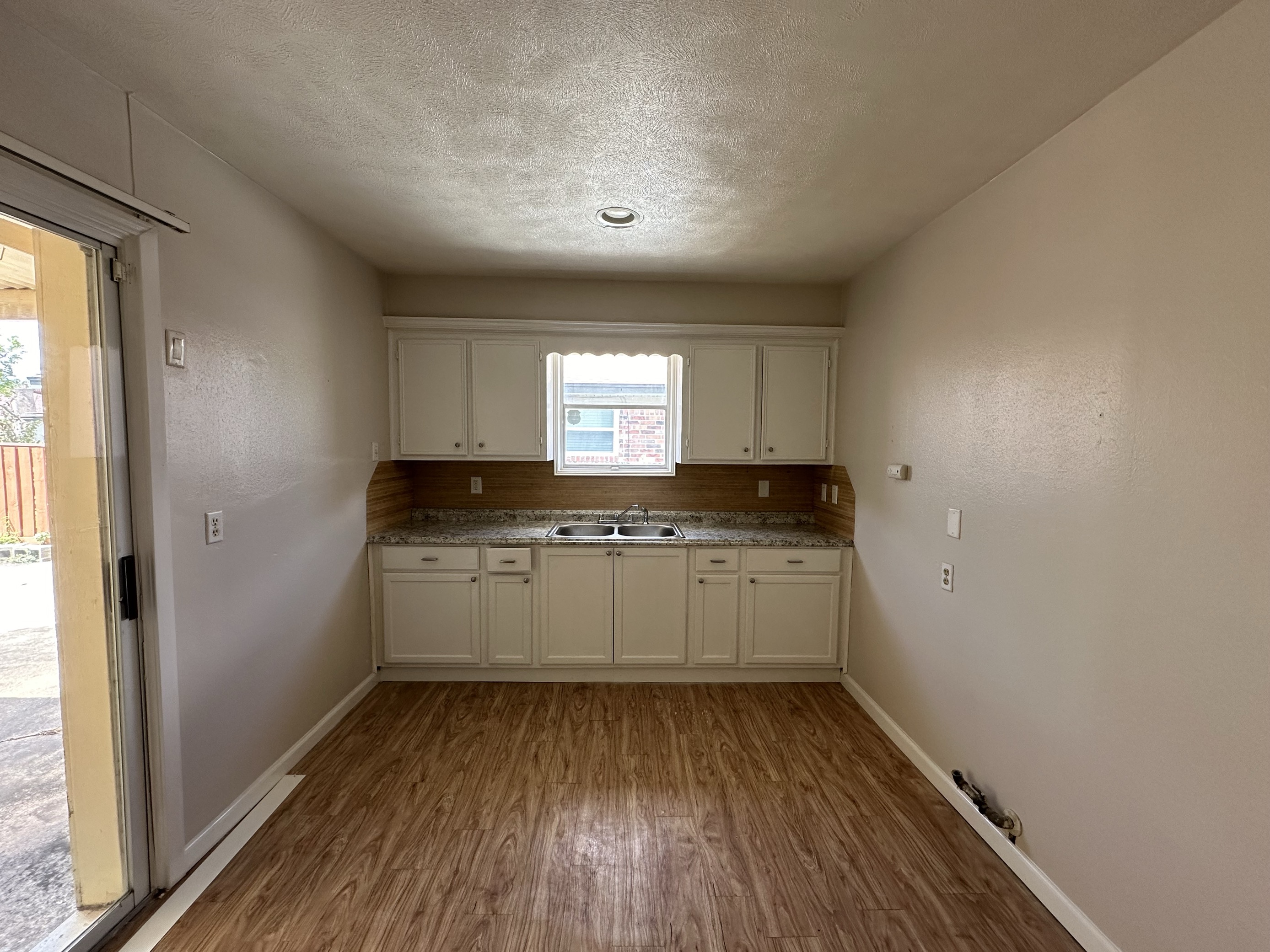 9042 Klondike St , Houston, TX 77075 SWE Homes