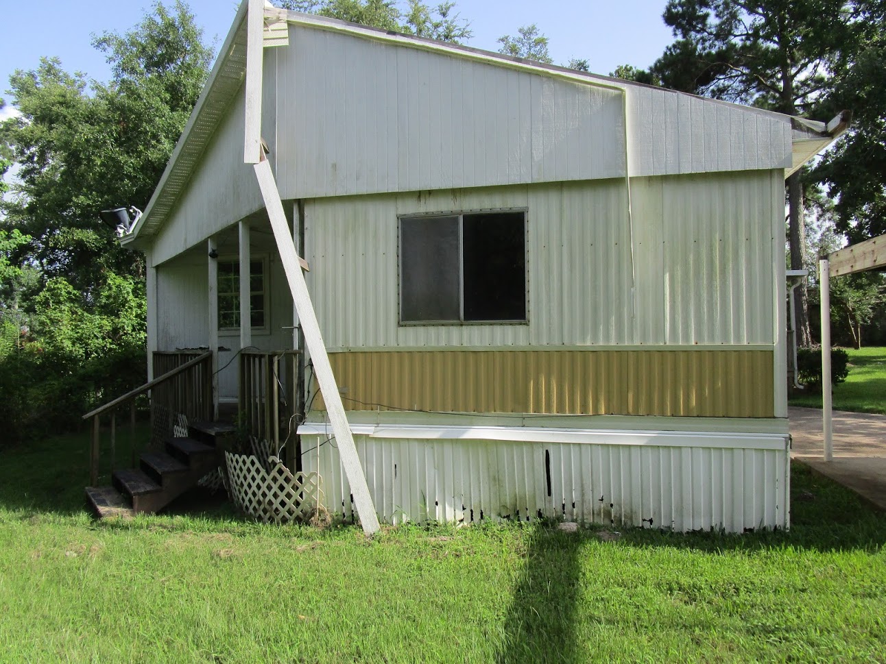 300 Linn St , Onalaska, TX 77360 SWE Homes