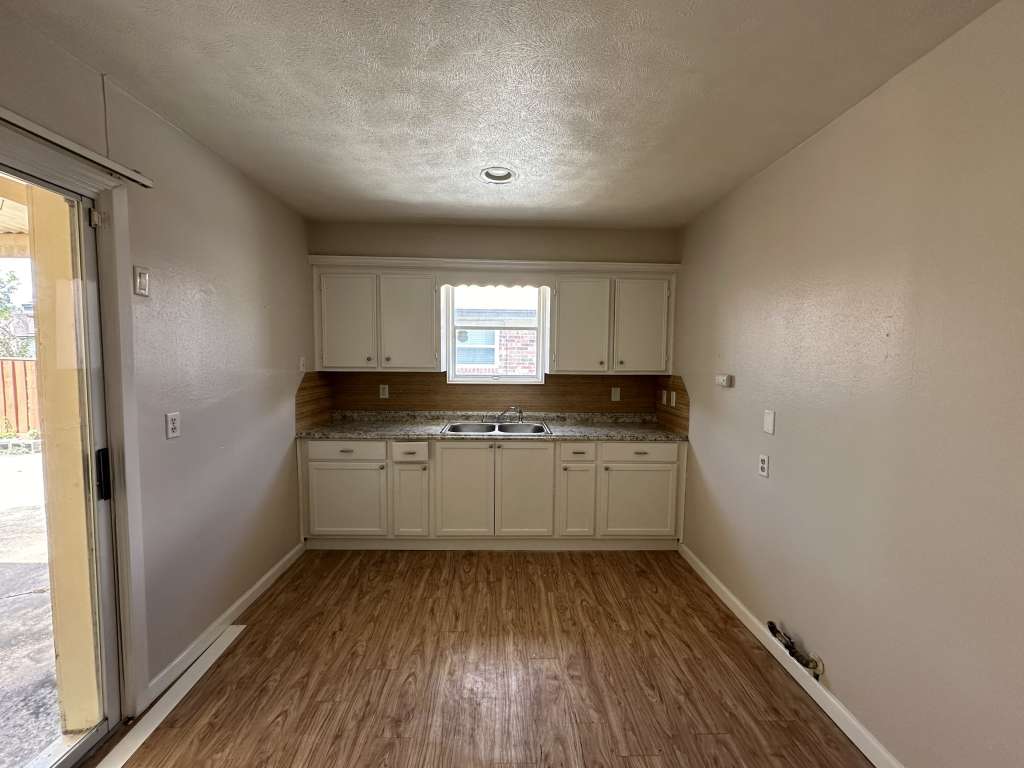 9042 Klondike St, Houston, TX 77075 SWE Homes