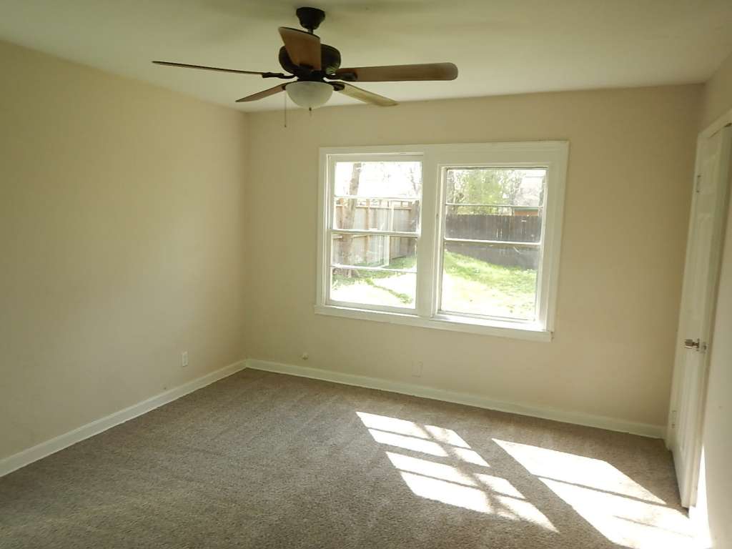 5934 Belcrest St, Houston, TX 77033 SWE Homes